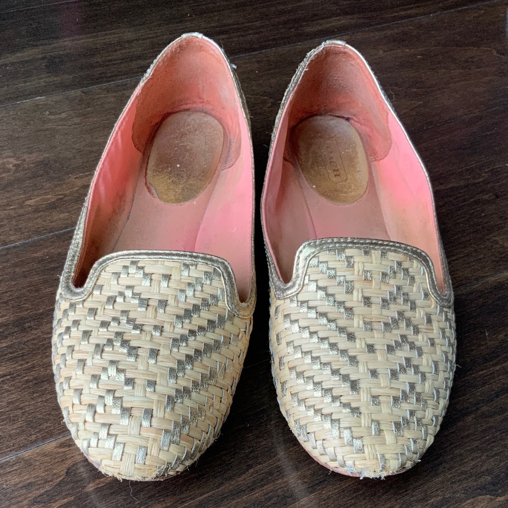 COACH Loafers Woven Straw & Gold Leather Slip On. Size 6.5.